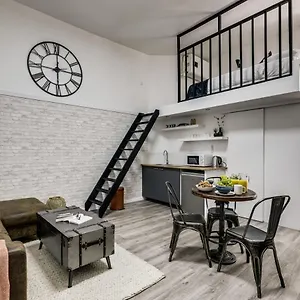 Modern French Studio In Paris